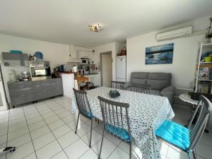 Appartement Saint-Cyprien, 3 pièces, 5 personnes - FR-1-225D-146