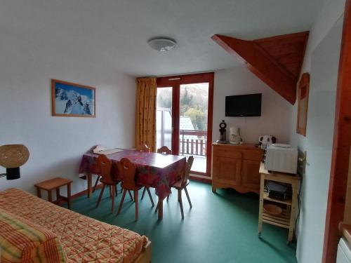 Appartement Saint-François-Longchamp, 2 pièces, 6 personnes - FR-1-635-6