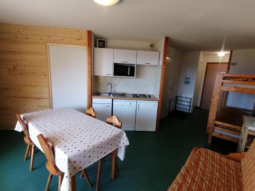Appartement Saint-François-Longchamp, 2 pièces, 6 personnes - FR-1-635-74