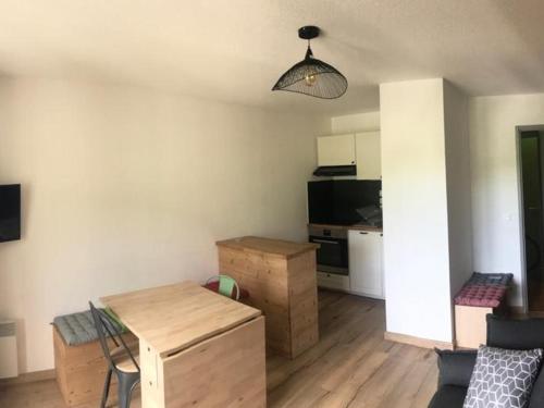 Appartement Saint-François-Longchamp, 3 pièces, 6 personnes - FR-1-635-77