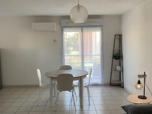 Appartement Saint-Gilles, 2 pièces, 4 personnes - FR-1-669-5