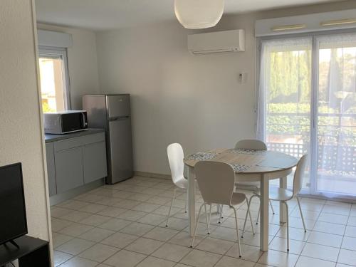 Appartement Saint-Gilles, 2 pièces, 4 personnes - FR-1-669-5