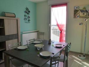 Appartement Appartement Saint-Gilles-Croix-de-Vie, 2 pièces, 4 personnes - FR-1-224-587 Appt 6201, 2E Et, Parking 8912 - 1 Rue Melpomene-Code A8001B - 85800 Saint-Gilles-Croix-de-Vie Pays de la Loire