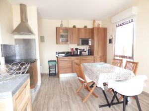 Appartement Saint-Gilles-Croix-de-Vie, 2 pièces, 4 personnes - FR-1-428-128