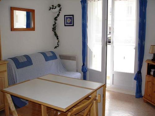 Appartement Saint-Gilles-Croix-de-Vie, 2 pièces, 4 personnes - FR-1-428-92