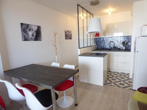 Appartement Saint-Gilles-Croix-de-Vie, 2 pièces, 4 personnes - FR-1-428-94