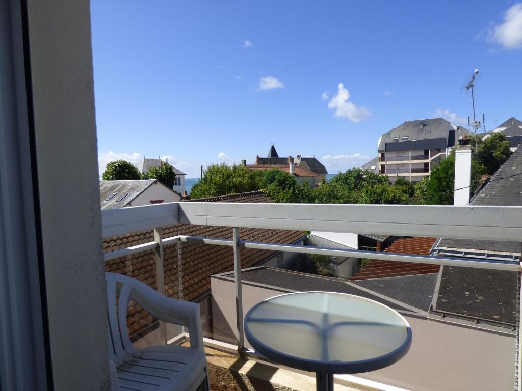 Appartement Saint-Gilles-Croix-de-Vie, 3 pièces, 4 personnes - FR-1-428-132 8 Allée Pierre et Marie Curie Rés. le Grand Foc 2ème étage / Apt N°1, 85800 Saint-Gilles-Croix-de-Vie