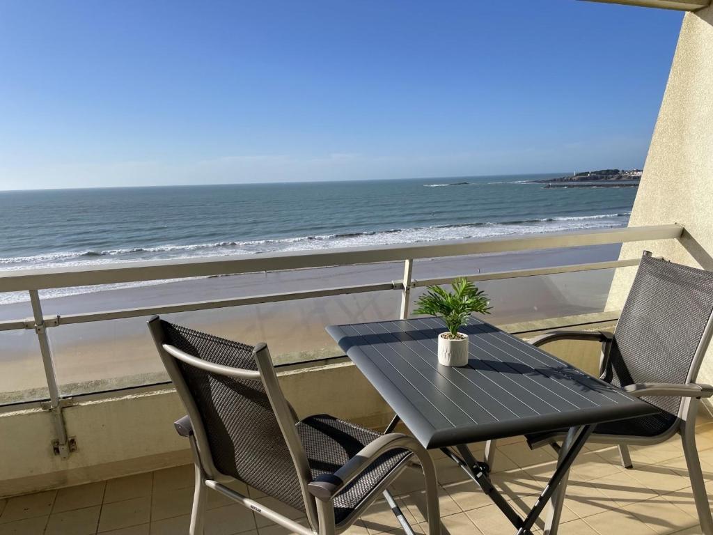 Appartement Appartement Saint-Gilles-Croix-de-Vie, 3 pièces, 4 personnes - FR-1-428-133 12 Place Rochebonne Rés.'Rochebonne', appt 606, 6eme etage, garage nø12 85800 Saint-Gilles-Croix-de-Vie