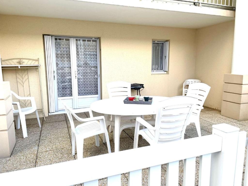 Appartement Appartement Saint-Hilaire-de-Riez, 2 pièces, 4 personnes - FR-1-224-795 125 Avenue de la Corniche BAT 4 APPT 112 REZ DE JARDIN GARAGE 106 A 85270 Saint-Hilaire-de-Riez