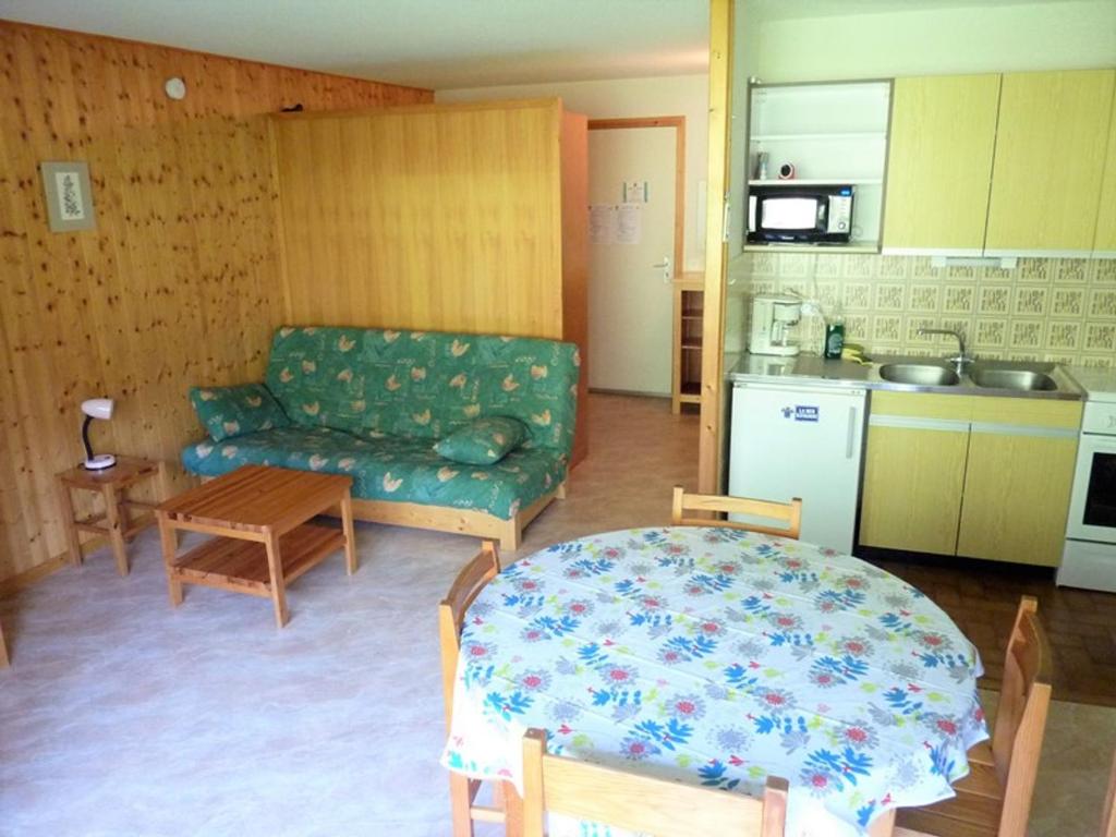 Appartement Appartement Saint-Jean-d'Aulps, 1 pièce, 4 personnes - FR-1-573-86 l'Enchalpe 2860 route de la Moussière d'en Haut 74430 Saint-Jean-dʼAulps