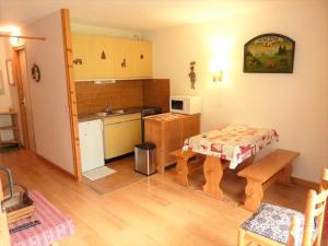 Appartement Saint-Jean-d'Aulps, 1 pièce, 4 personnes - FR-1-573-88