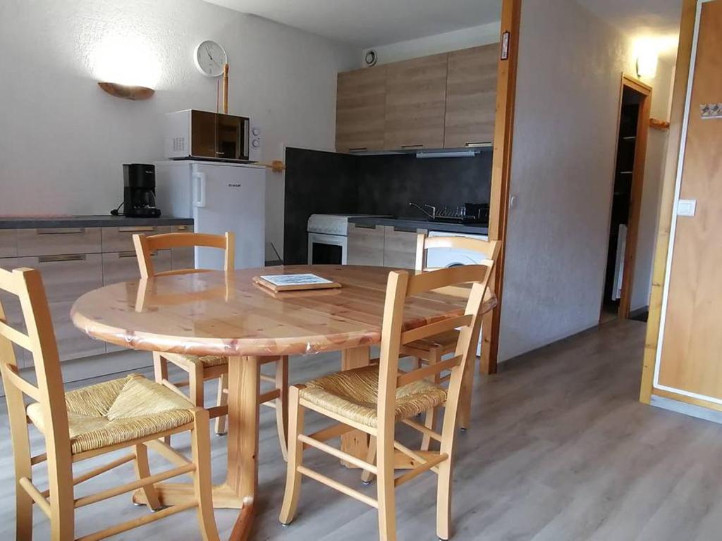 Appartement Appartement Saint-Jean-d'Aulps, 1 pièce, 5 personnes - FR-1-573-89 Daille 2864 route de la Moussière d'en Haut 74430 Saint-Jean-dʼAulps