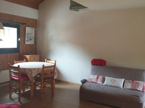 Appartement Saint-Jean-d'Aulps, 2 pièces, 6 personnes - FR-1-573-82