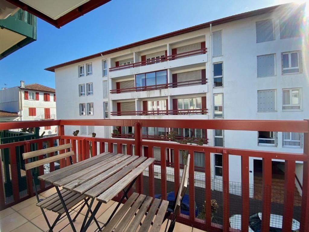 Appartement Appartement Saint-Jean-de-Luz, 3 pièces, 6 personnes - FR-1-239-497 2 rue axular étage 1A appt 211 64500 Saint-Jean-de-Luz