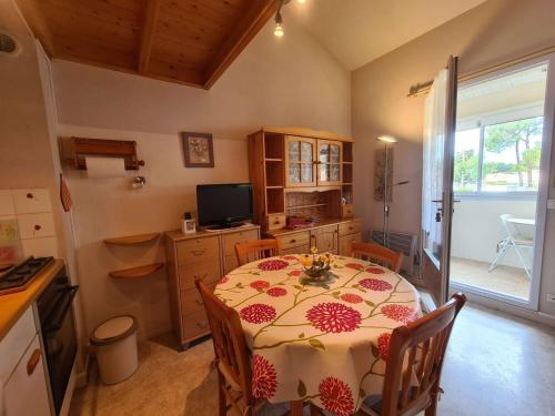 Appartement Saint-Jean-de-Monts, 1 pièce, 4 personnes - FR-1-224C-163