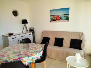 Appartement Appartement Saint-Jean-de-Monts, 2 pièces, 4 personnes - FR-1-652-1 28 Esplanade de la mer 85160 Saint-Jean-de-Monts Pays de la Loire