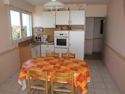 Appartement Saint-Jean-de-Monts, 2 pièces, 6 personnes - FR-1-323-28