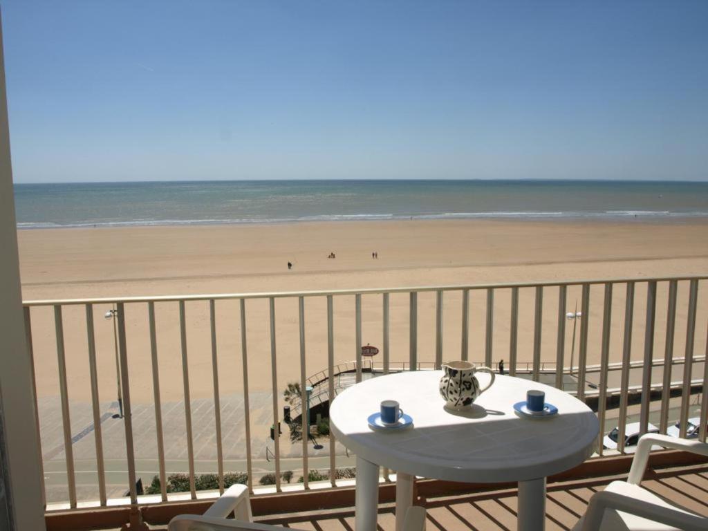 Appartement Appartement Saint-Jean-de-Monts, 3 pièces, 6 personnes - FR-1-323-94 2 Esplanade de la Mer Résidence Sévigne A 6è étage Droit 85160 Saint-Jean-de-Monts