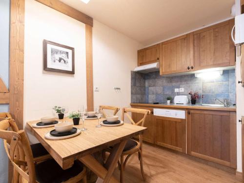 Appartement Saint-Lary-Soulan, 2 pièces, 6 personnes - FR-1-296-406