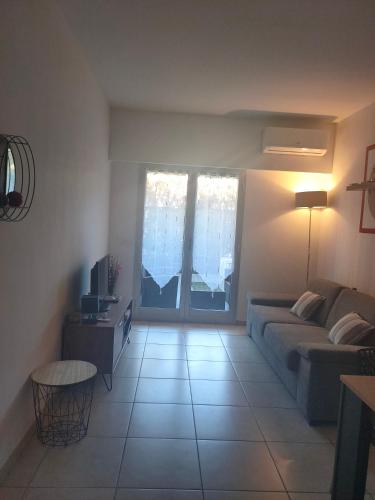 Appartement Saint Laurent du Var face au port