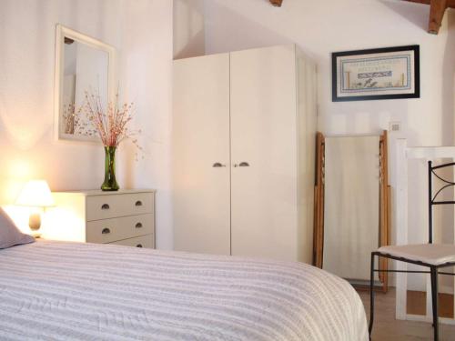 Appartement Saint-Martin-de-Ré, 1 pièce, 4 personnes - FR-1-246C-18