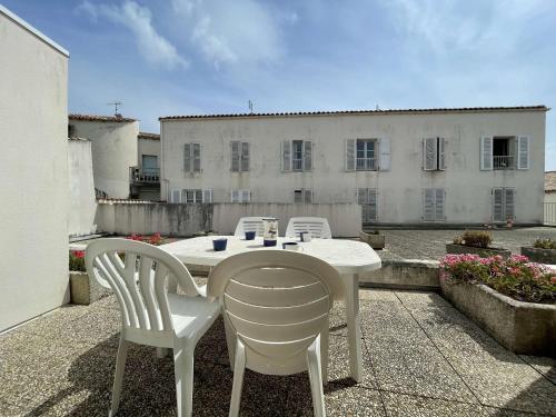 Appartement Saint-Martin-de-Ré, 1 pièce, 4 personnes - FR-1-246C-23
