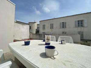 Appartement Appartement Saint-Martin-de-Ré, 1 pièce, 4 personnes - FR-1-246C-23 10-12 QUAI DE BERNONVILLE BAT D - ETAGE 1 - APPT 4 17410 Saint-Martin-de-Ré -1