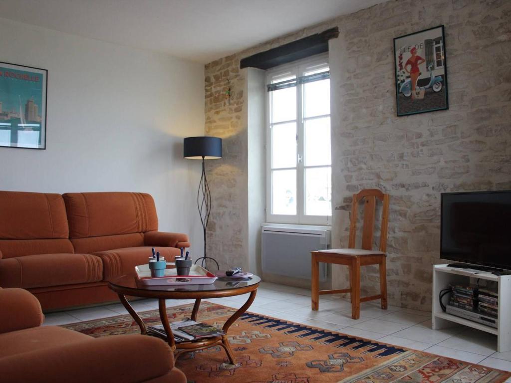 Appartement Appartement Saint-Martin-de-Ré, 2 pièces, 3 personnes - FR-1-246C-10 33 COURS PASTEUR Etage 1 - Apt 2 -Porte de droite 17410 Saint-Martin-de-Ré