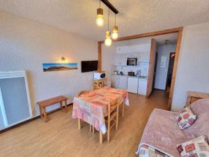 Appartement Appartement Saint-Michel-de-Chaillol, 2 pièces, 4 personnes - FR-1-393-3 La Louziere NÂ°15 - Chaillol 1600 - 05260 Saint-Michel-de-Chaillol Provence-Alpes-Côte d\'Azur