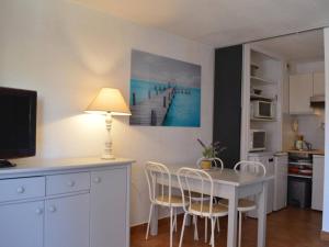 Appartement Appartement Sainte-Maxime, 1 pièce, 4 personnes - FR-1-226-294 Bat E Appt 332 - Avenue Georges Pompidou - 83120 Sainte-Maxime Provence-Alpes-Côte d\'Azur