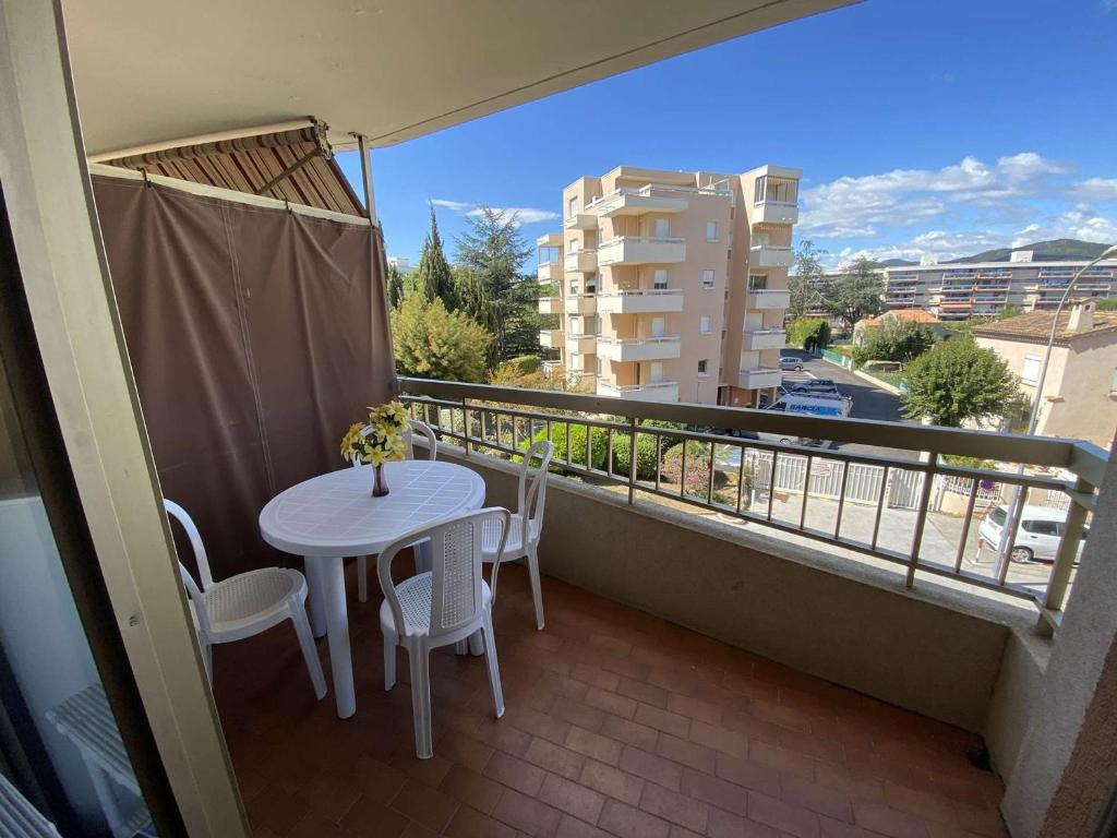 Appartement Sainte-Maxime, 1 pièce, 4 personnes - FR-1-226-303 Santa Cruz NÂ°5 - Appartement 210 - Chemin Du Preconil, 83120 Sainte-Maxime