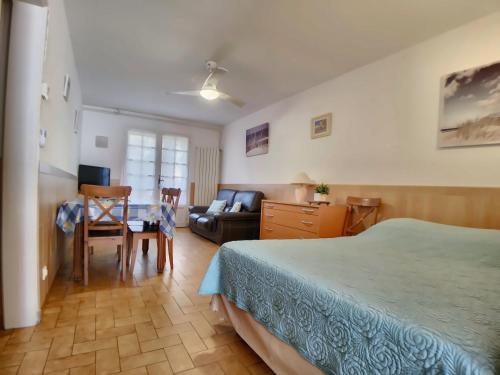 Appartement Saintes-Maries-de-la-Mer, 2 pièces, 6 personnes - FR-1-475-23