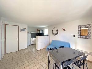 Appartement Appartement Saintes-Maries-de-la-Mer, 3 pièces, 6 personnes - FR-1-475-29 14 Rue Des Massoucles - Residence Les Hameaux De Camargue NÂ°42  - 13460 Les Saintes-Maries-de-la-Mer Provence-Alpes-Côte d\'Azur