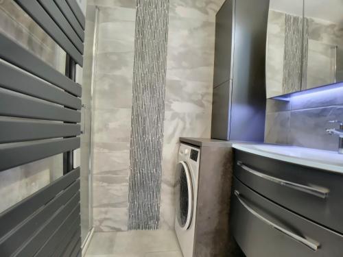 Appartement Saintes-Maries-de-la-Mer, 6 pièces, 8 personnes - FR-1-475-72