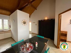 Appartement Salles-Curan, 2 pièces, 6 personnes - FR-1-601-363
