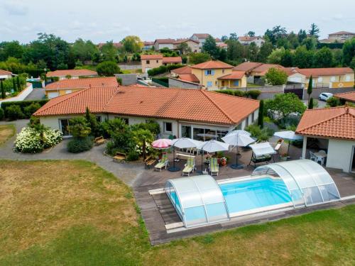 Appartement Savigneux, 1 pièce, 2 personnes - FR-1-496-218