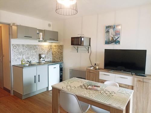 Appartement Sète, 2 pièces, 4 personnes - FR-1-338-468