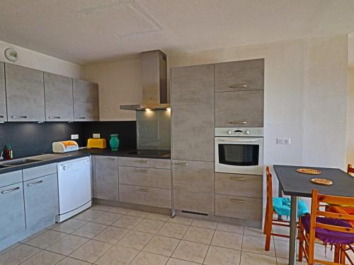 Appartement Sète, 2 pièces, 5 personnes - FR-1-472A-136