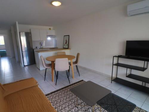 Appartement Sète, 3 pièces, 5 personnes - FR-1-472-177