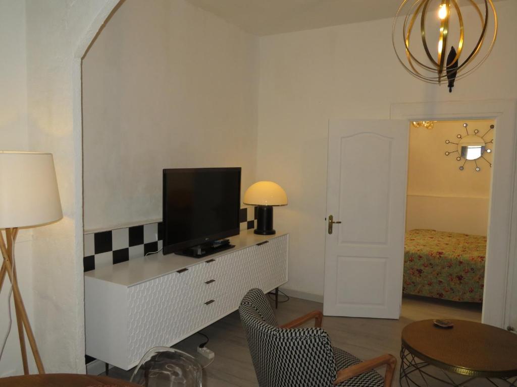 Appartement Sète, 3 pièces, 6 personnes - FR-1-338-413 12 Rue Révolution RDC (1ere porte à gauche), 34200 Sète
