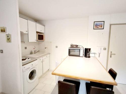 Appartement Six-Fours-les-Plages, 2 pièces, 4 personnes - FR-1-316-24