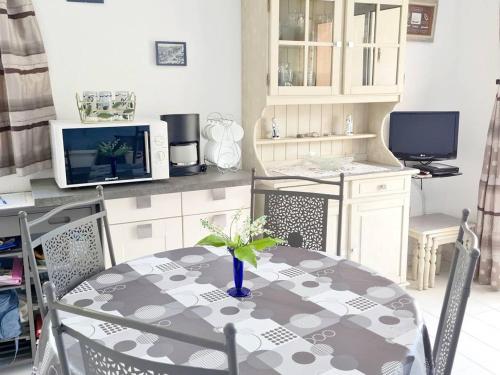 Appartement Six-Fours-les-Plages, 2 pièces, 4 personnes - FR-1-316-266