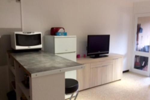 Appartement spacieux au calme et face à la pinède à 2 minutes de la plage