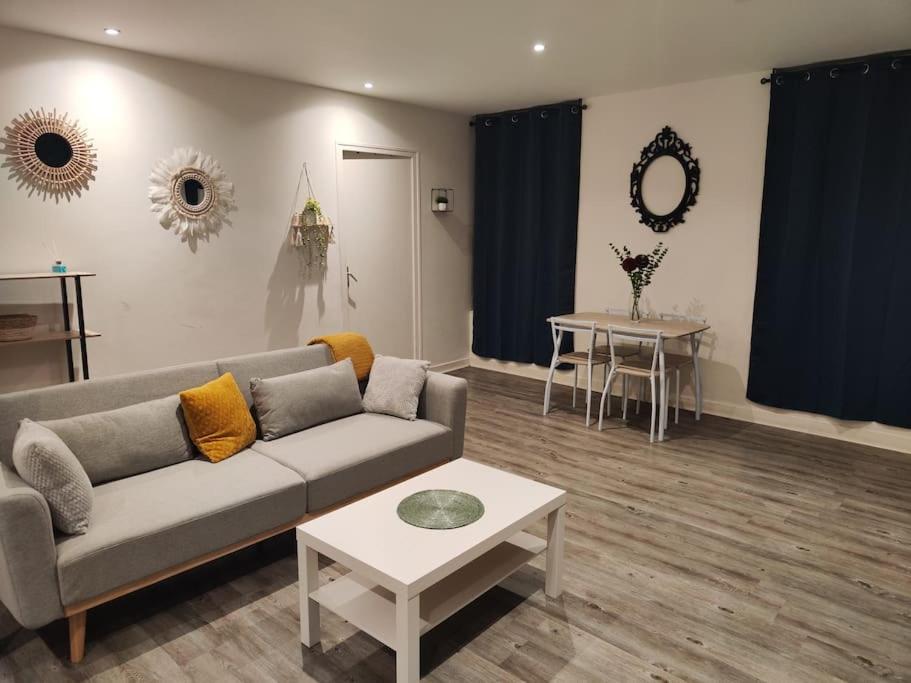 Appartement spacieux, hyper centre avec parking 78 Rue Désiré Claude, 42100 Saint-Étienne