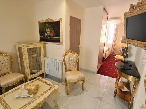 Appartement Sully-sur-Loire, 1 pièce, 2 personnes - FR-1-590-250