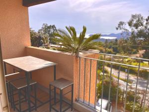 appartement superbe Vue Mer,piscine,parking privee,