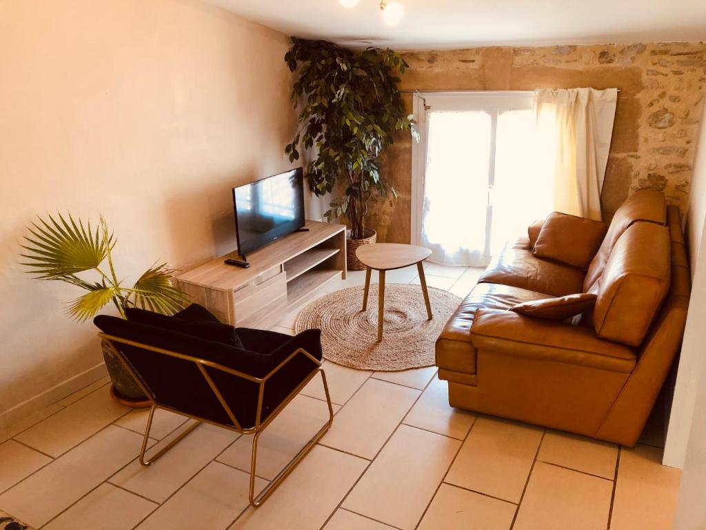 Appartement sur le toit avec terrasse et belle vue 17 Rue de l'Hôpital, 34320 Roujan