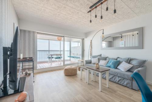 Appartement surplombant la plage de bonne source