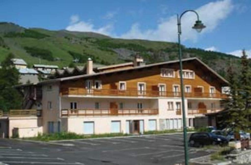 APPARTEMENT T1 83400 Hyères