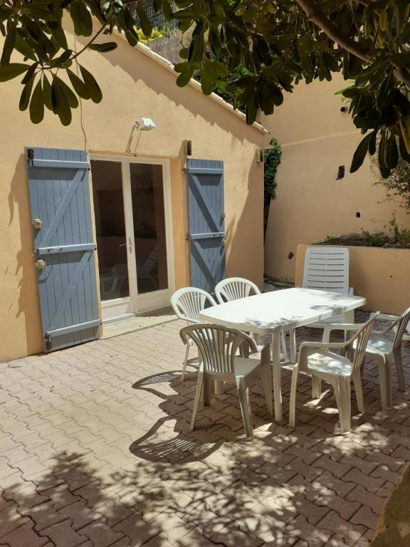 APPARTEMENT T1 Les Enclos de la Madrague, 83400 Hyères